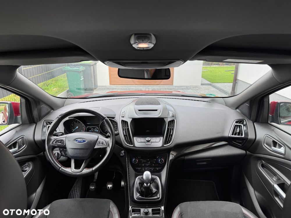 Ford Kuga 1.5 EcoBoost 2x4 ST-Line - 31
