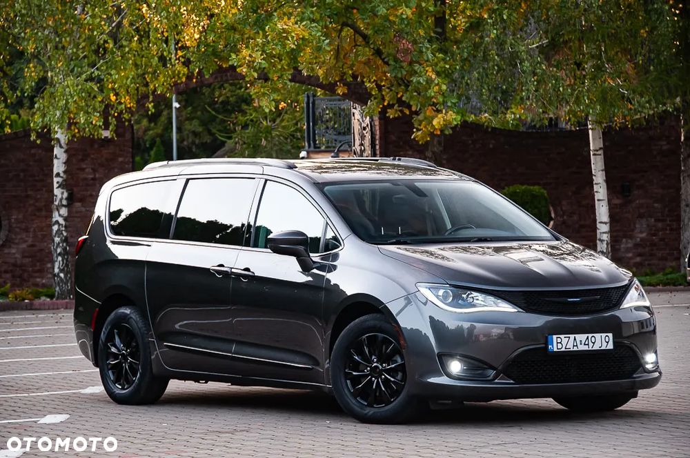 Chrysler Pacifica - 3