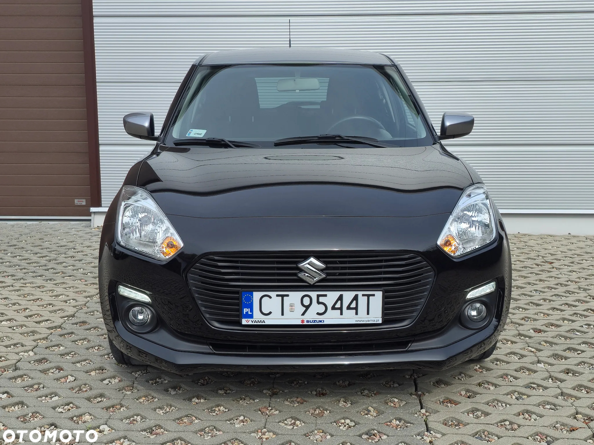 Suzuki Swift 1.2 Premium Plus - 2