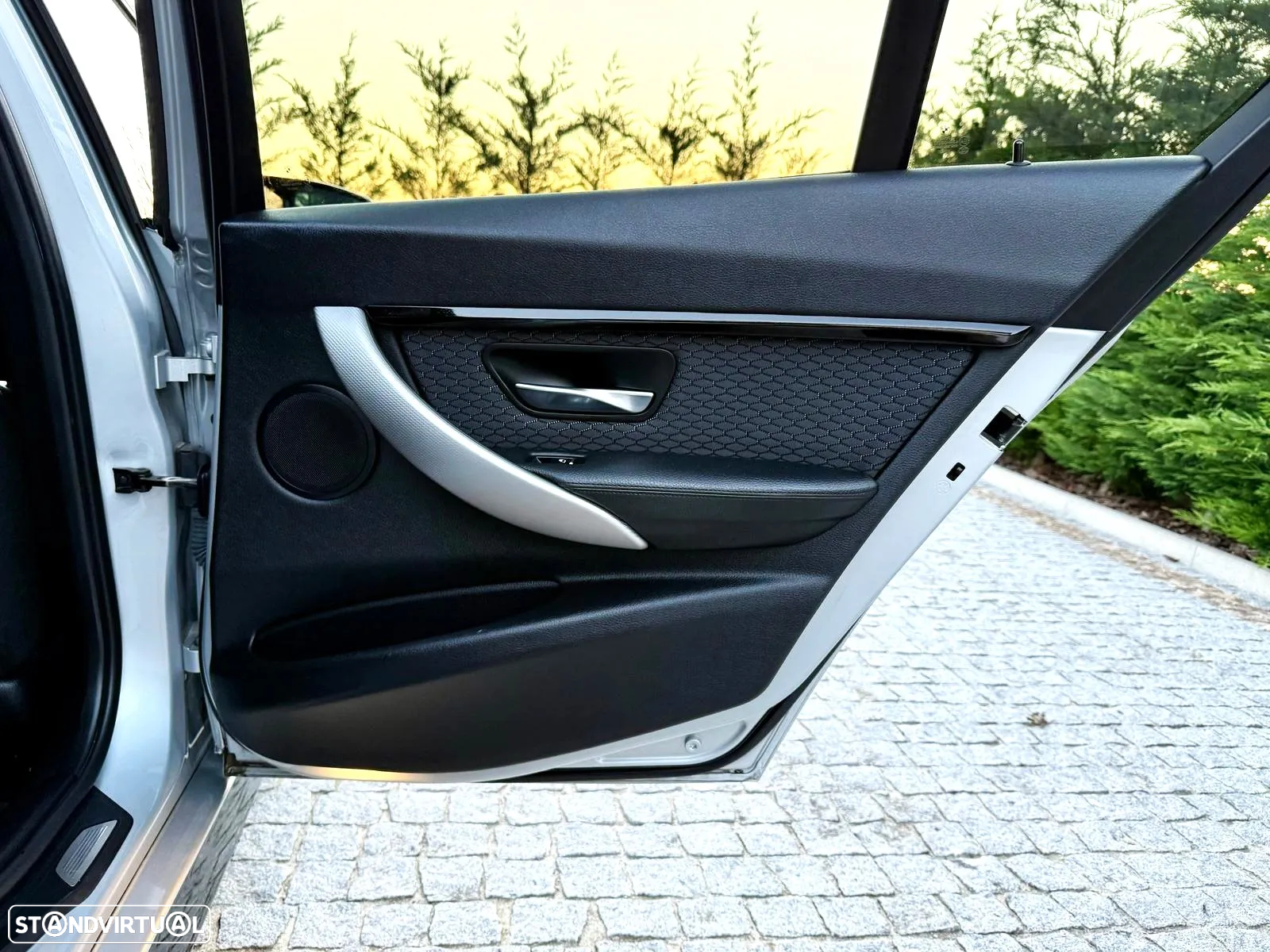 BMW 320 d Pack M Auto - 29