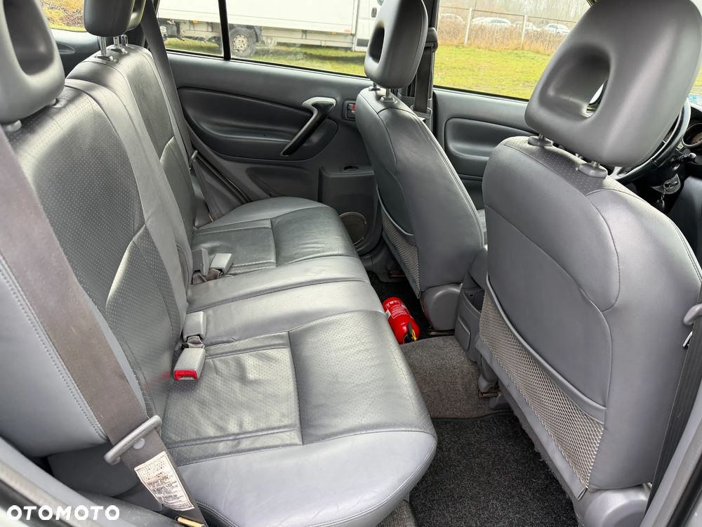 Toyota RAV4 2.0 D-4D Sol - 9