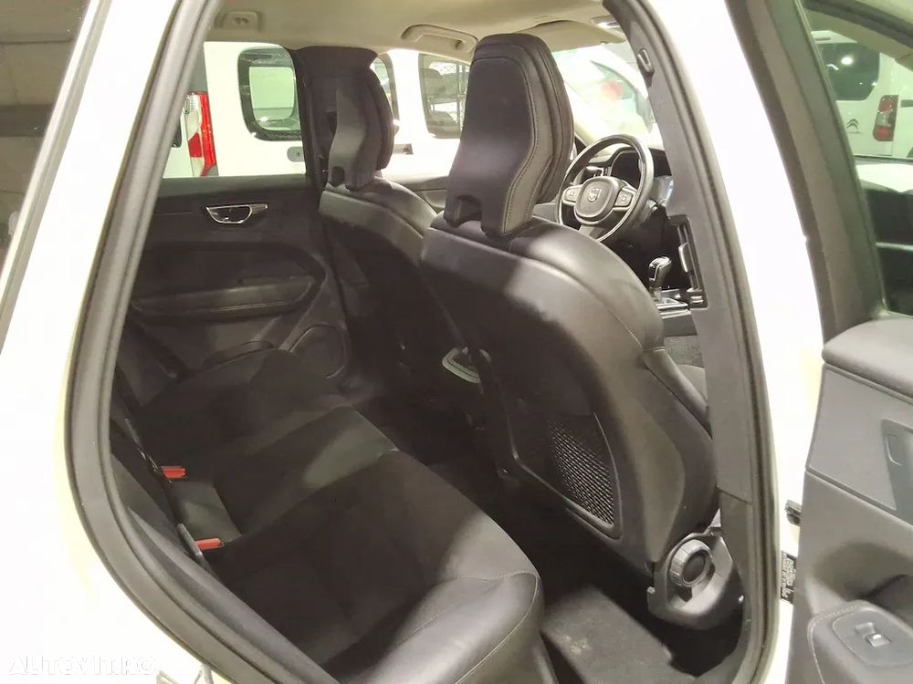 Volvo XC 60 D3 Momentum Pro - 6