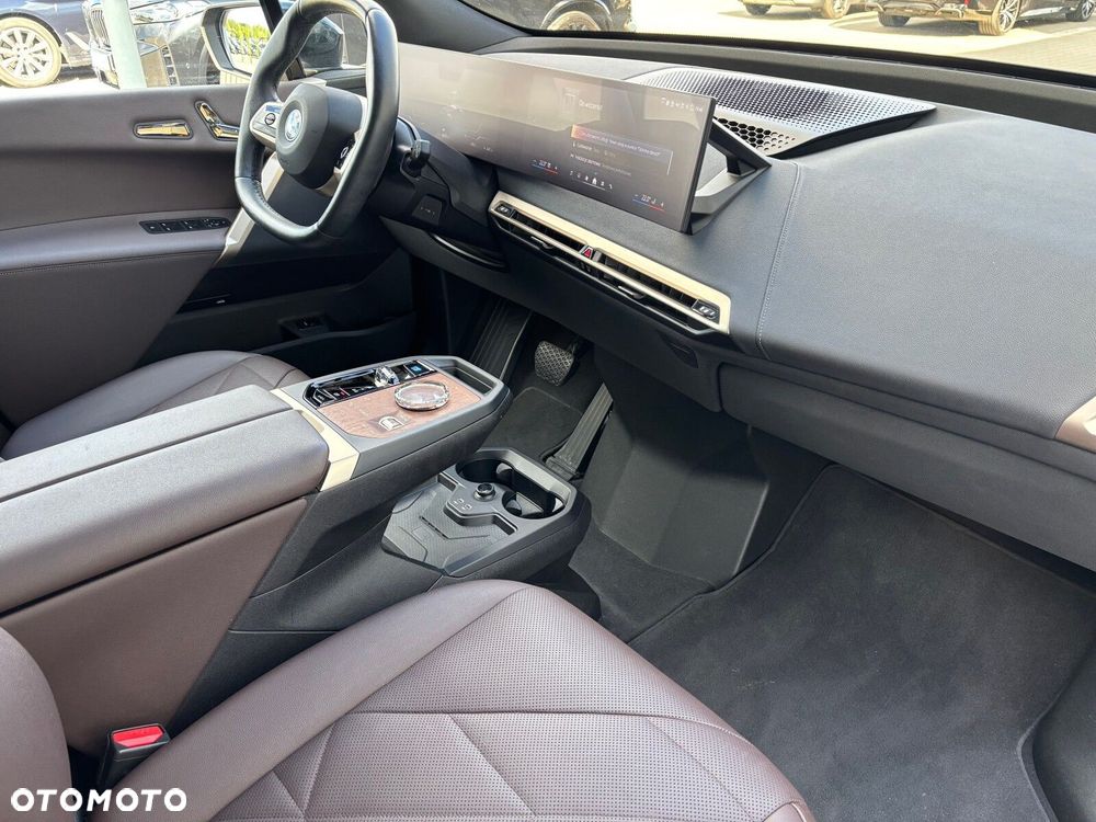 BMW iX - 30