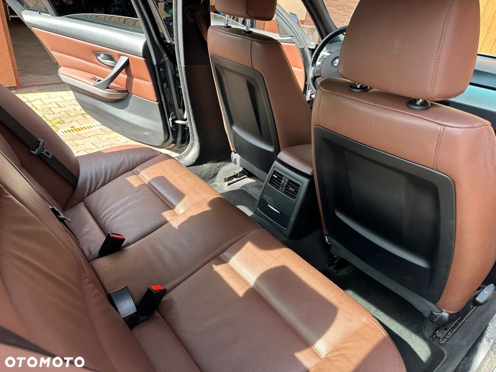 BMW Seria 3 318d - 9