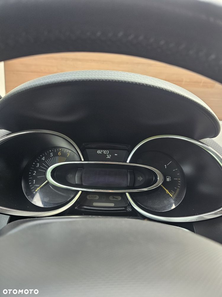 Renault Clio - 8