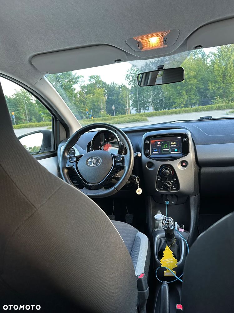 Toyota Aygo x-play - 13