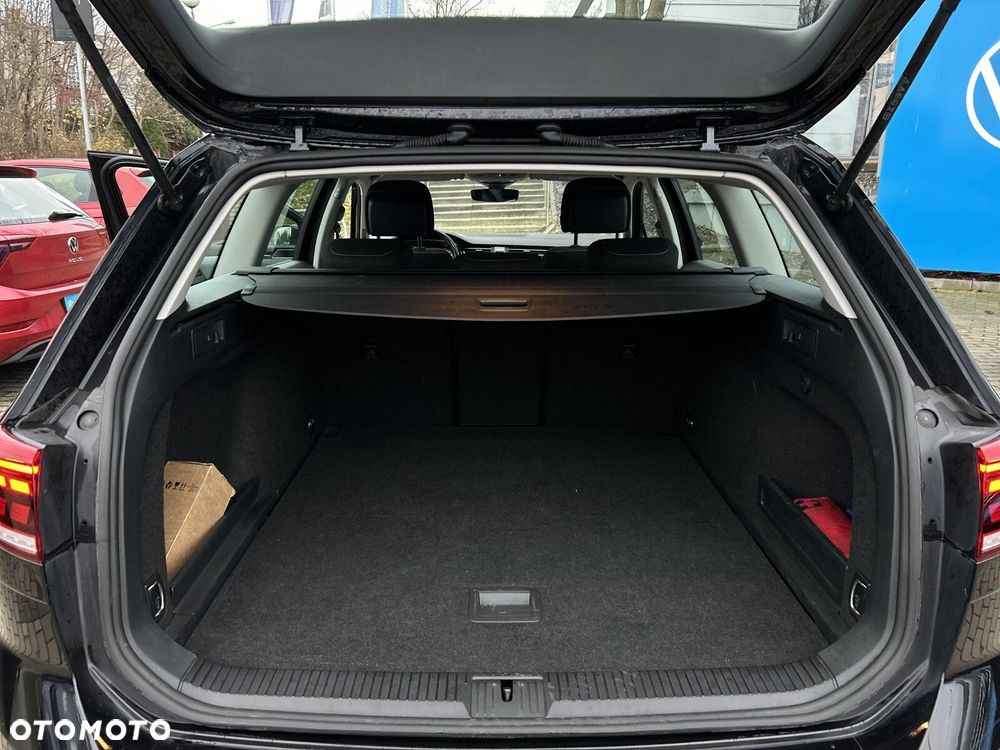 Volkswagen Passat Variant - 25