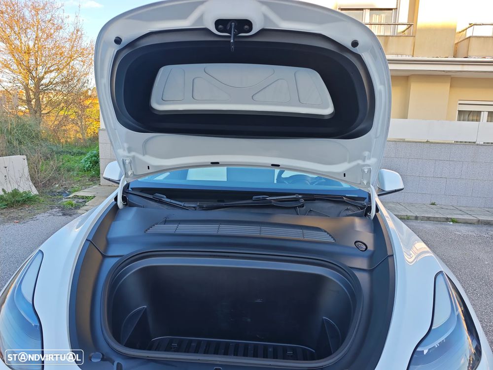 Tesla Model Y Long Range Dual Motor AWD - 41