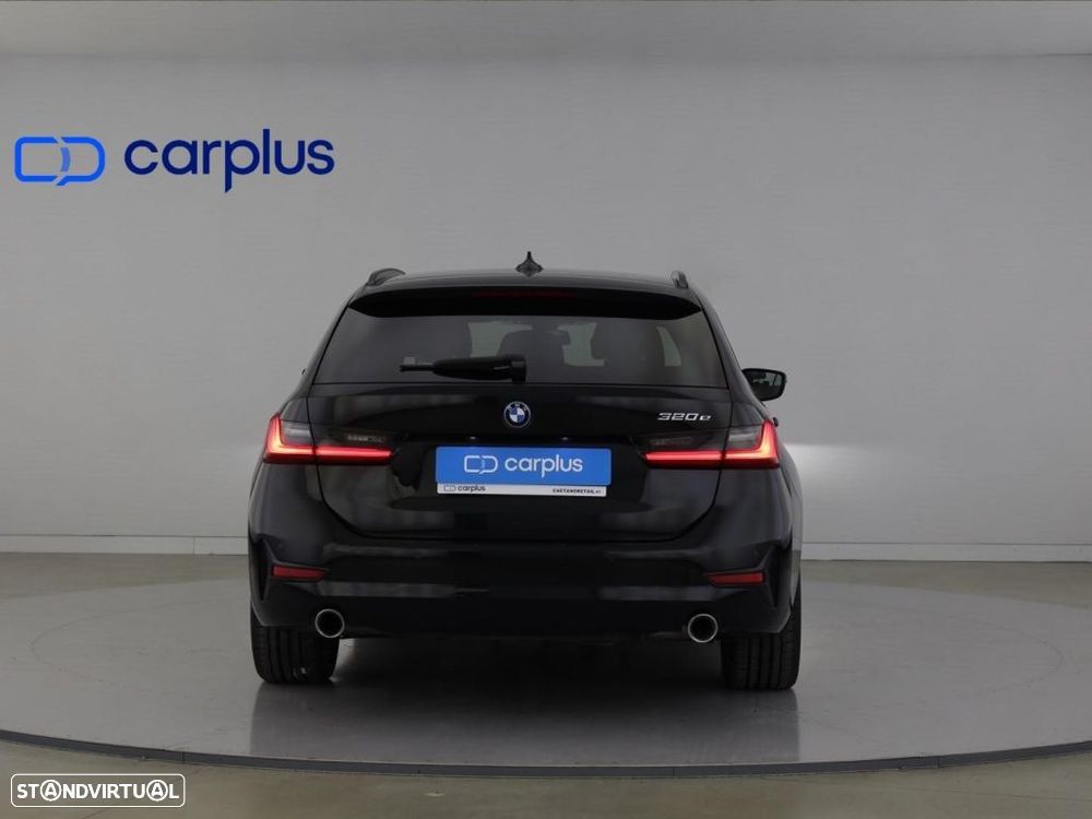 BMW 320 e Auto — fotografia 6