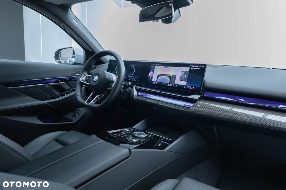 BMW Seria 5 520d xDrive - 23