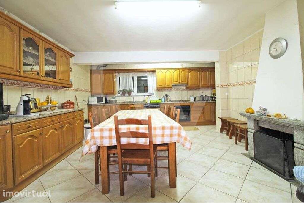 Moradia T4 com Estabelecimento Comercial de Padaria Próximo de Freixo - Grande imagem: 5/29