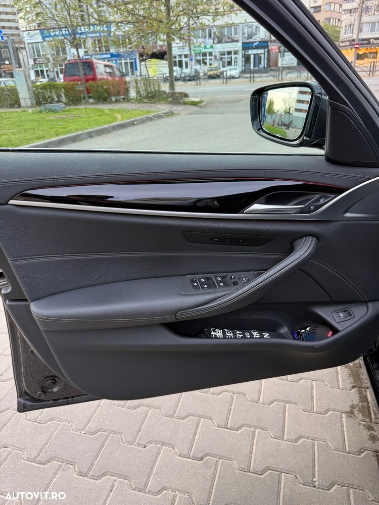 BMW Seria 5 520d Aut. Luxury Line - 11