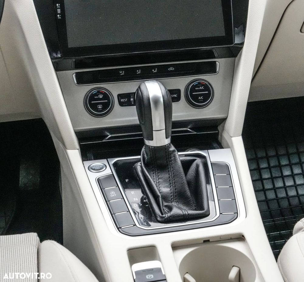 Volkswagen Passat 2.0 TDI DSG Highline - 19