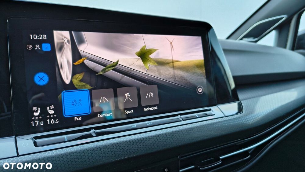 Volkswagen Golf - 32