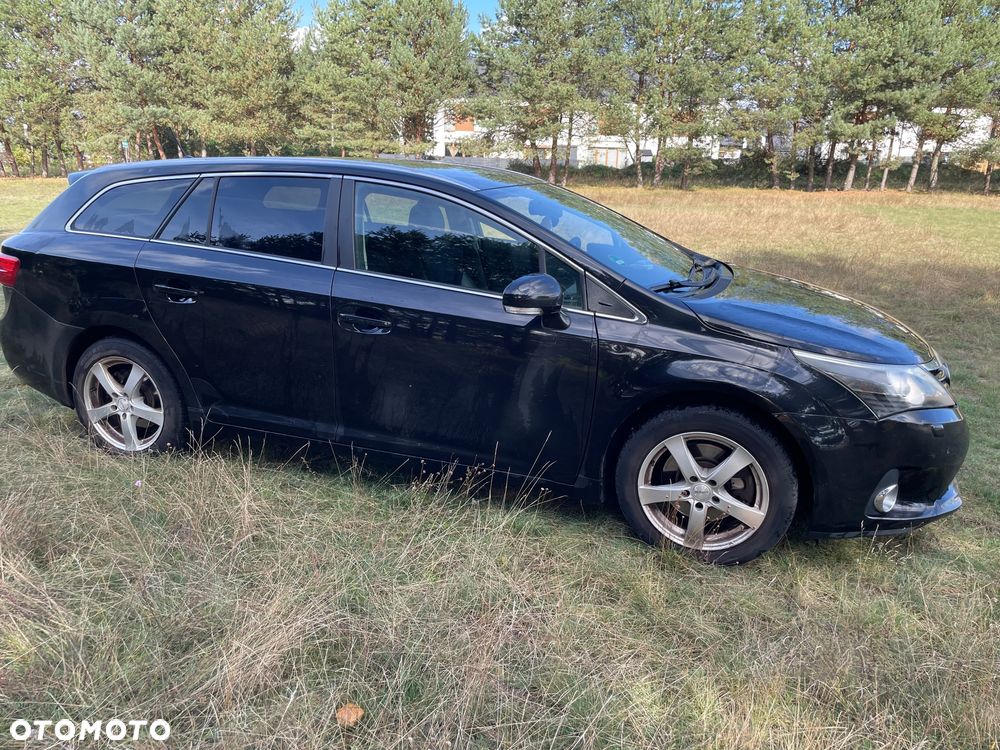 Toyota Avensis 2013 photo 4
