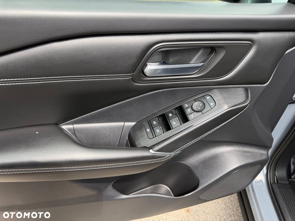 Nissan Qashqai 1.3 DIG-T MHEV N-Connecta Xtronic - 17