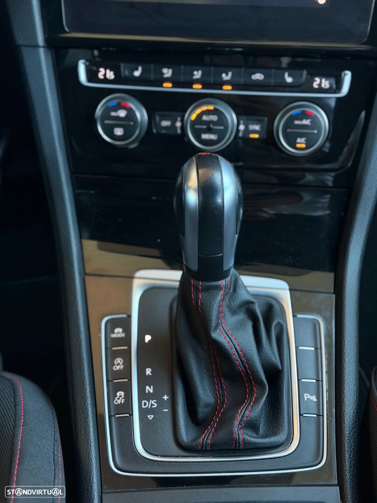 VW Golf 2.0 TSI GTI DSG Performance - 28