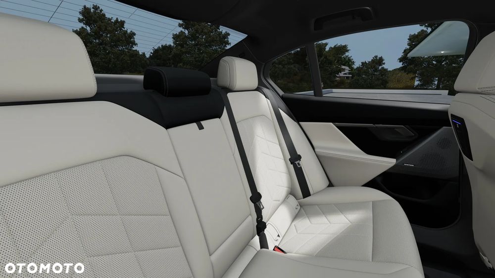 BMW Seria 5 520i - 13