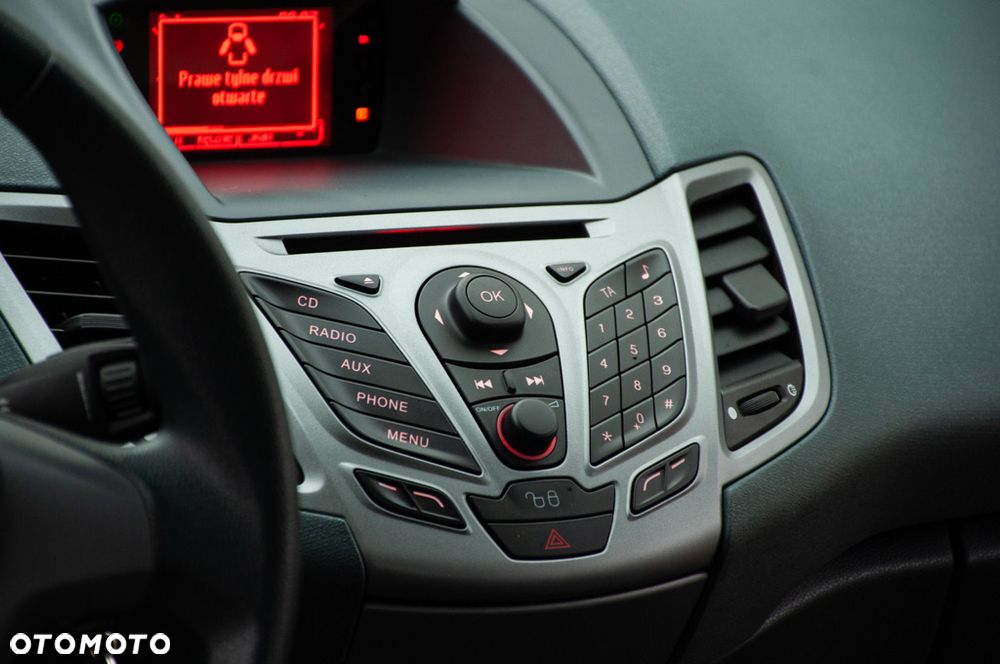 Ford Fiesta 1.4 Champions Edition - 24