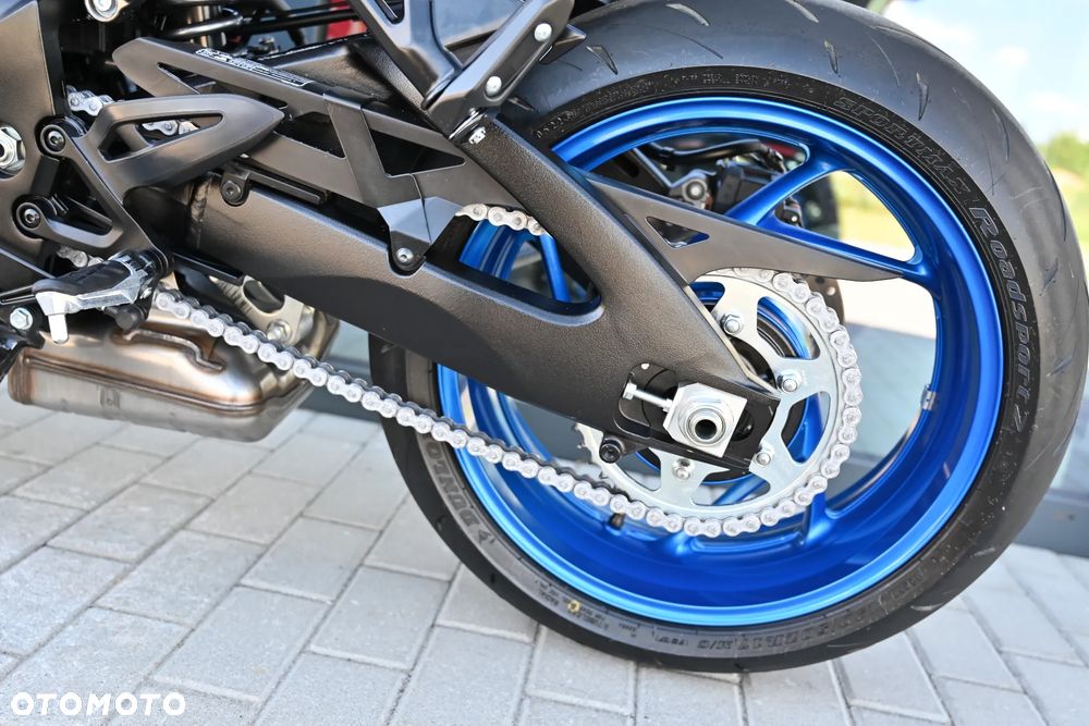 Suzuki GSX 1000 - 16