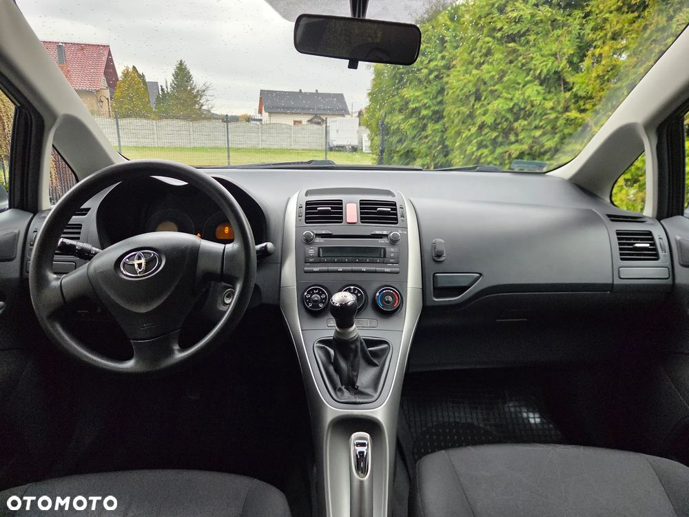 Toyota Auris 1.4 D-4D Terra - 18