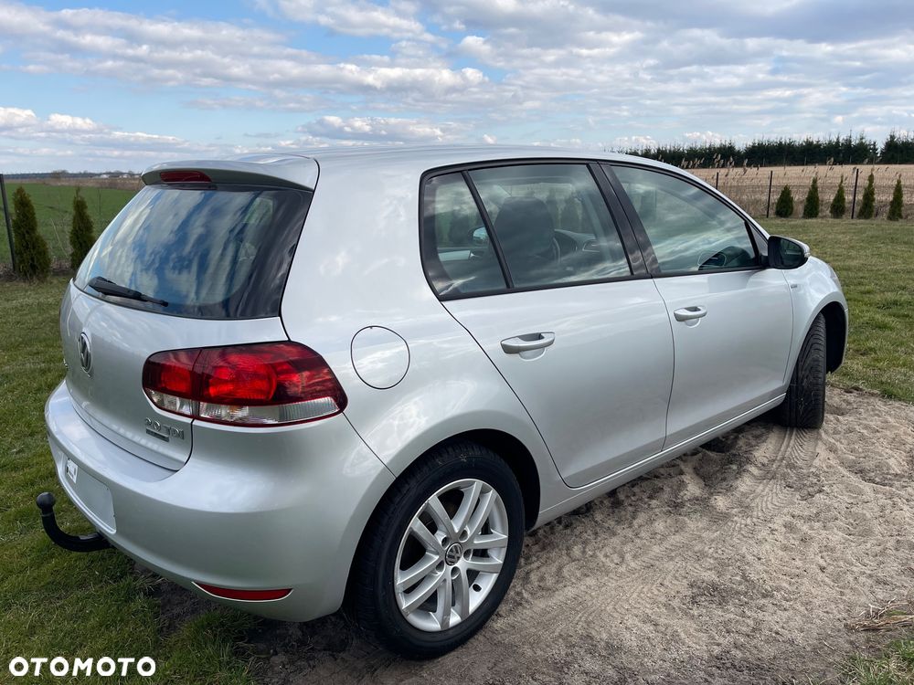 Volkswagen Golf 2.0 TDI DPF Highline - 4