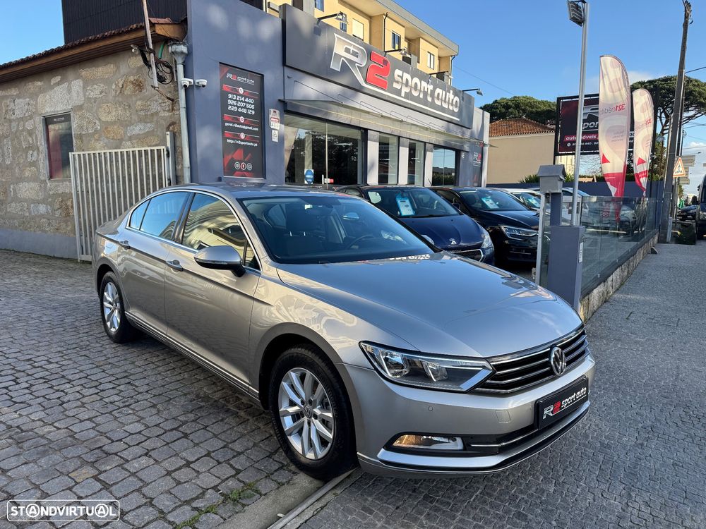 VW Passat 1.6 TDI Highline - 1