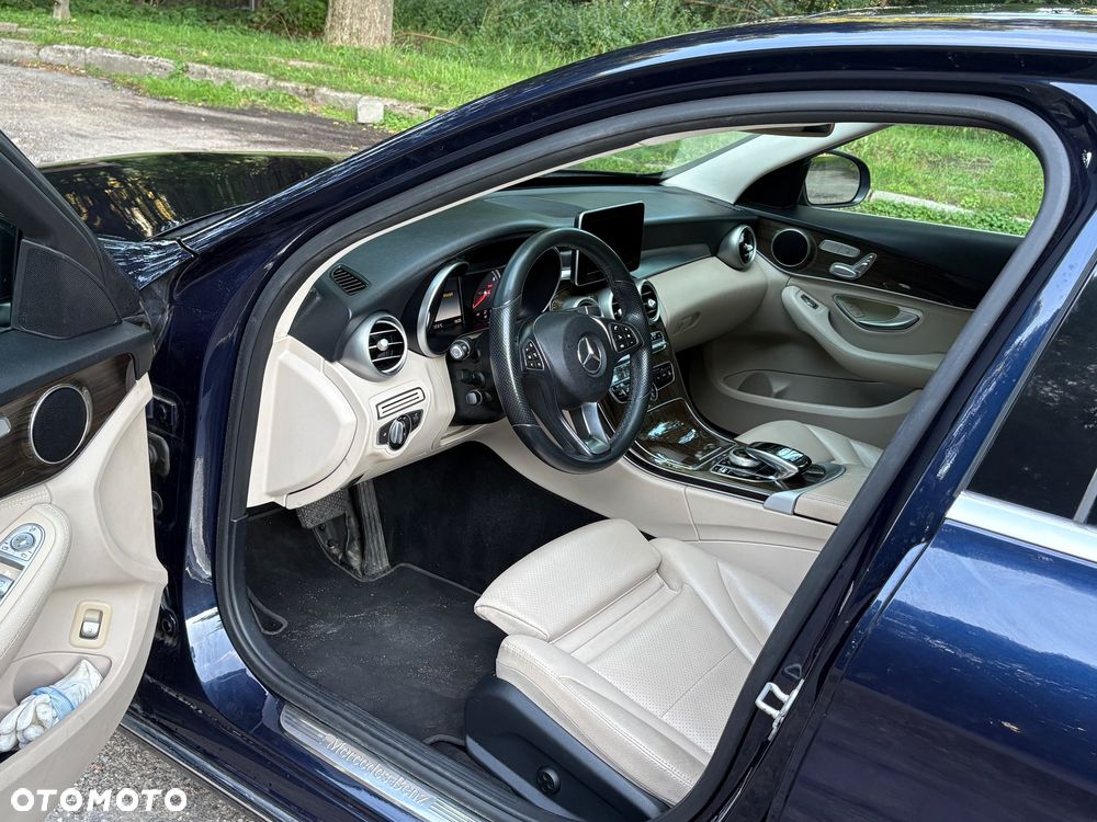 Mercedes-Benz Klasa C 300 7G-TRONIC - 14