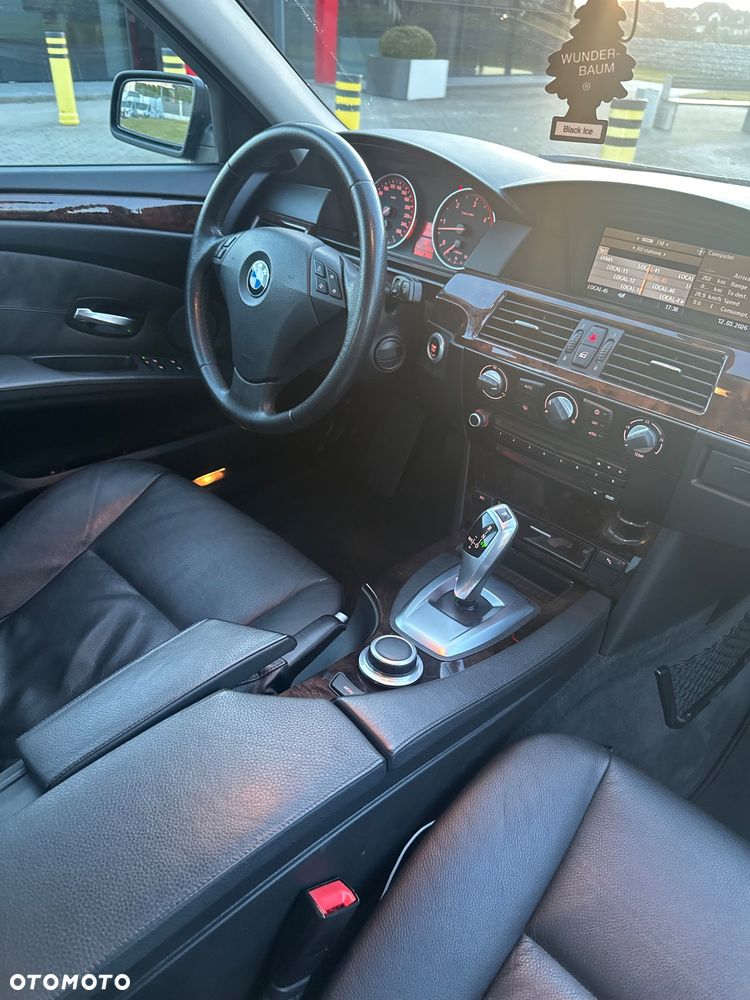 BMW Seria 5 525d Edition Sport - 19