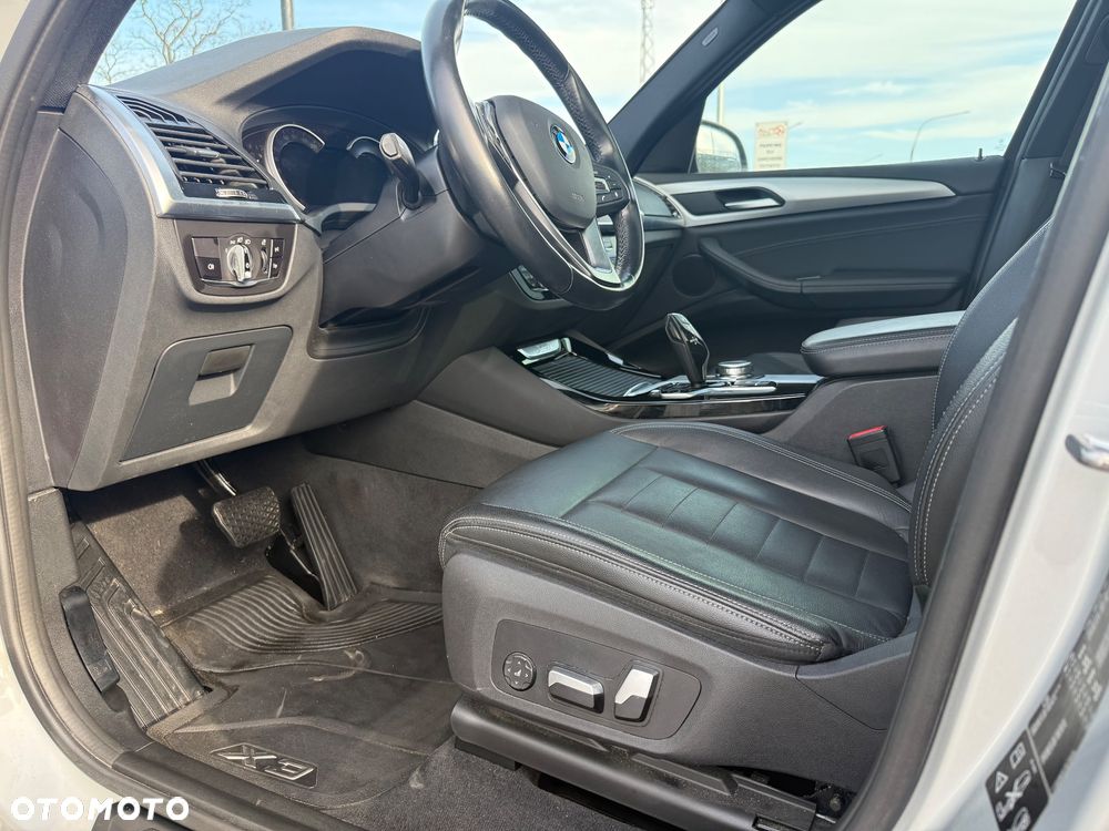 BMW X3 xDrive20i sport - 20