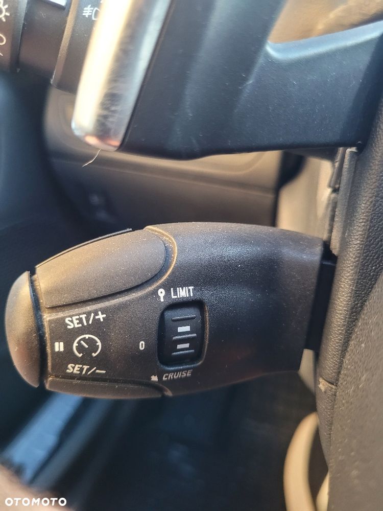 Peugeot 2008 e-HDi FAP 92 EGS6 STOP & START Allure - 12
