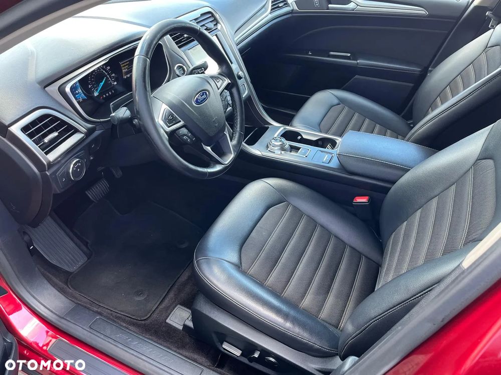Ford Fusion - 15