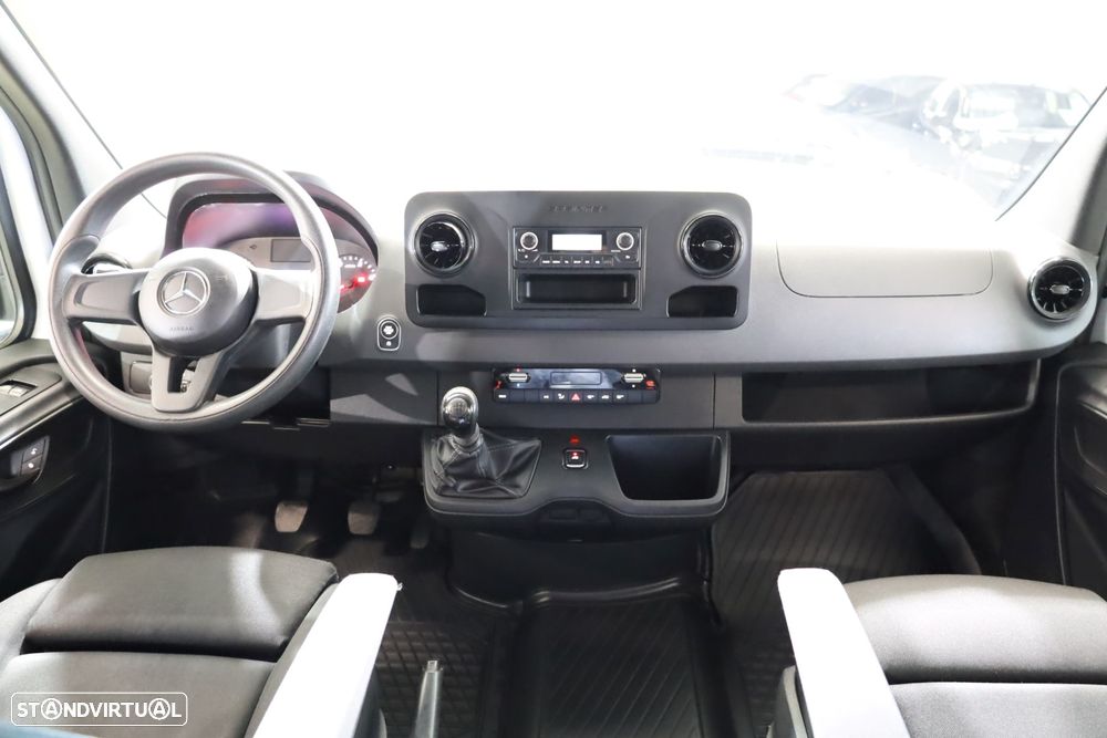 Mercedes-Benz Sprinter 315 CDI/43 Luxo (2+2+2+3) - 22