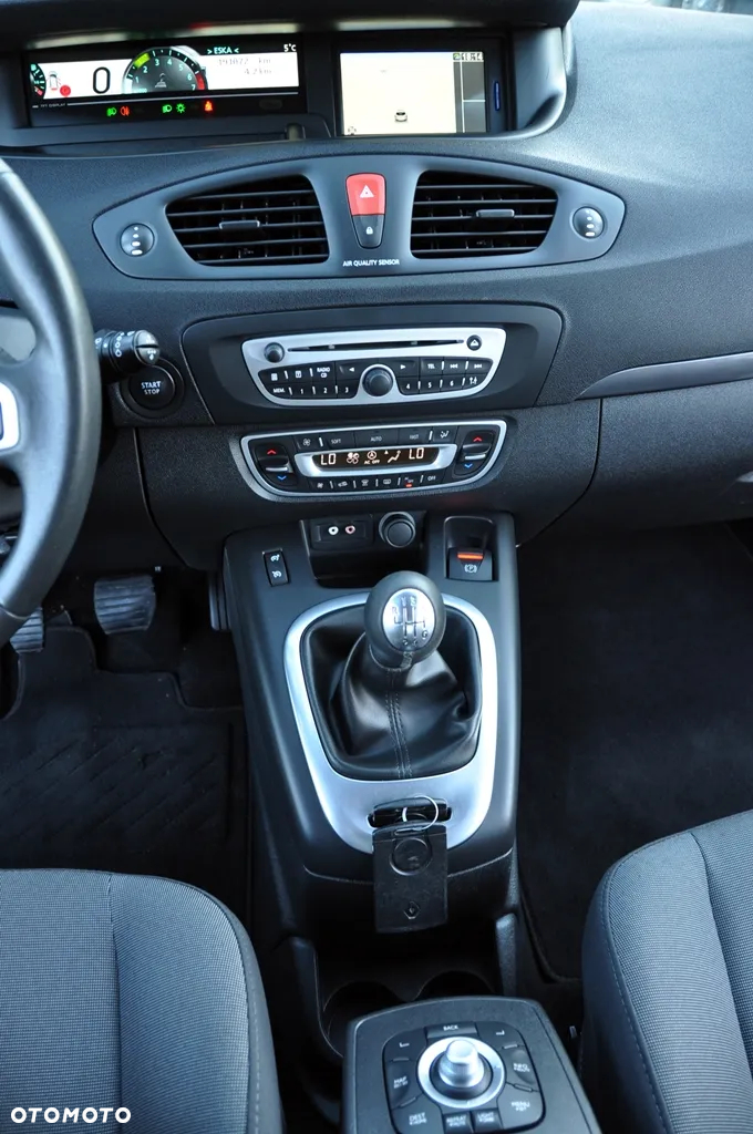 Renault Scenic 1.6 16V 110 TomTom Edition - 13