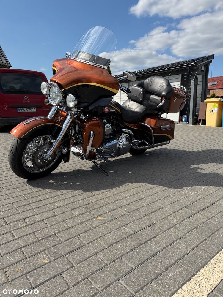 Harley-Davidson FLH Electra Glide - 11