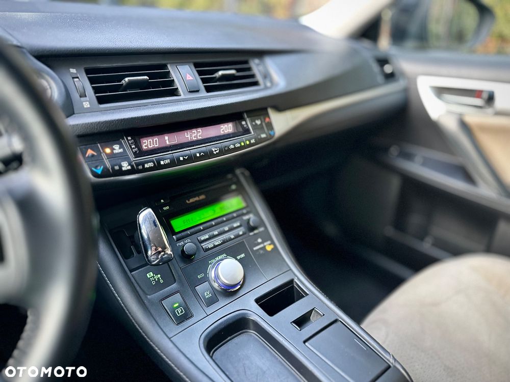 Lexus CT - 17