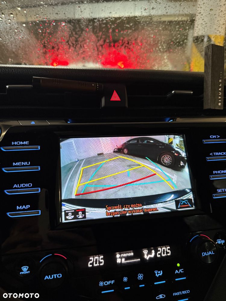 Toyota Camry 2.5 Hybrid Comfort CVT - 20