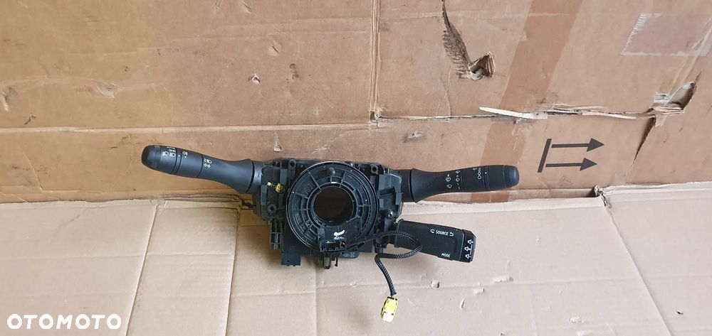 Przełącznik zespolony manetki pająk taśma Nissan Primastar III 255544385R - 1