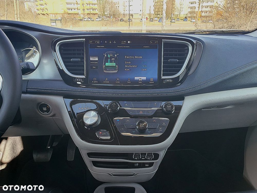 Chrysler Pacifica - 16