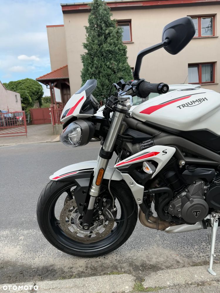 Triumph Street Triple - 18