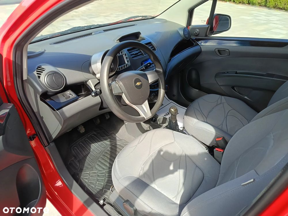 Chevrolet Spark 1.0 + - 17