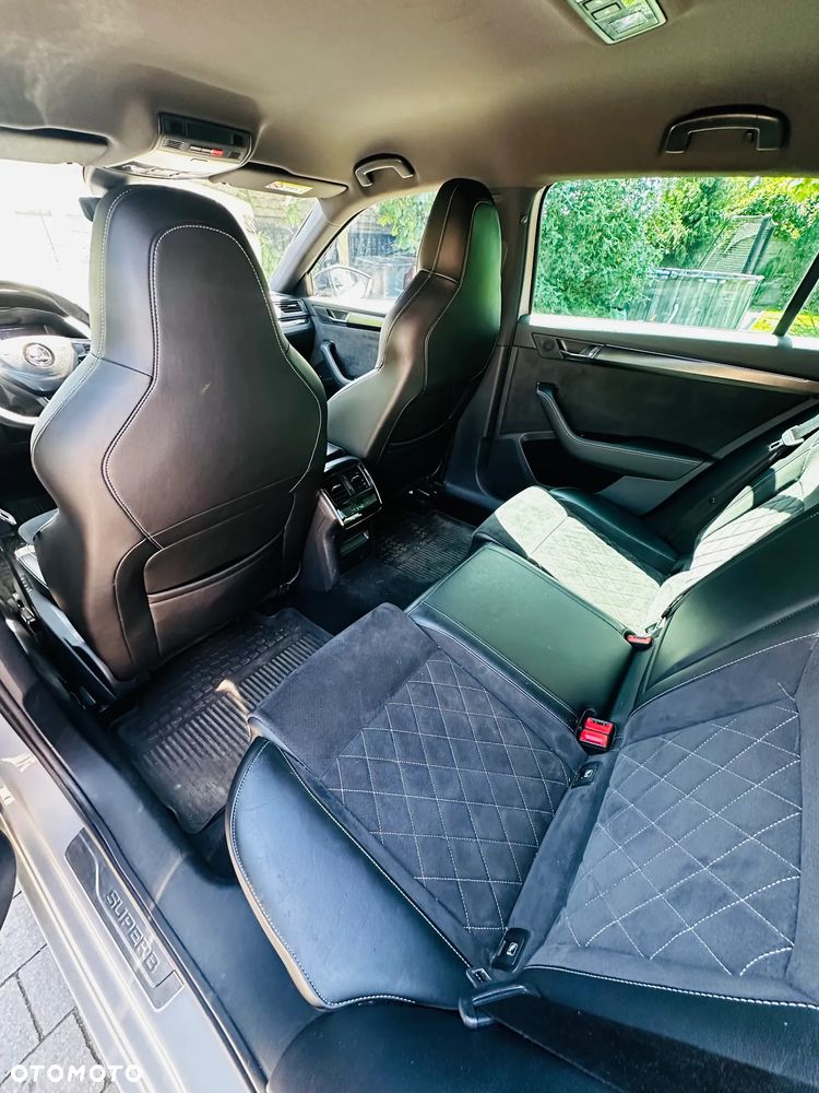 Skoda Superb 2.0 TSI Sportline DSG - 8