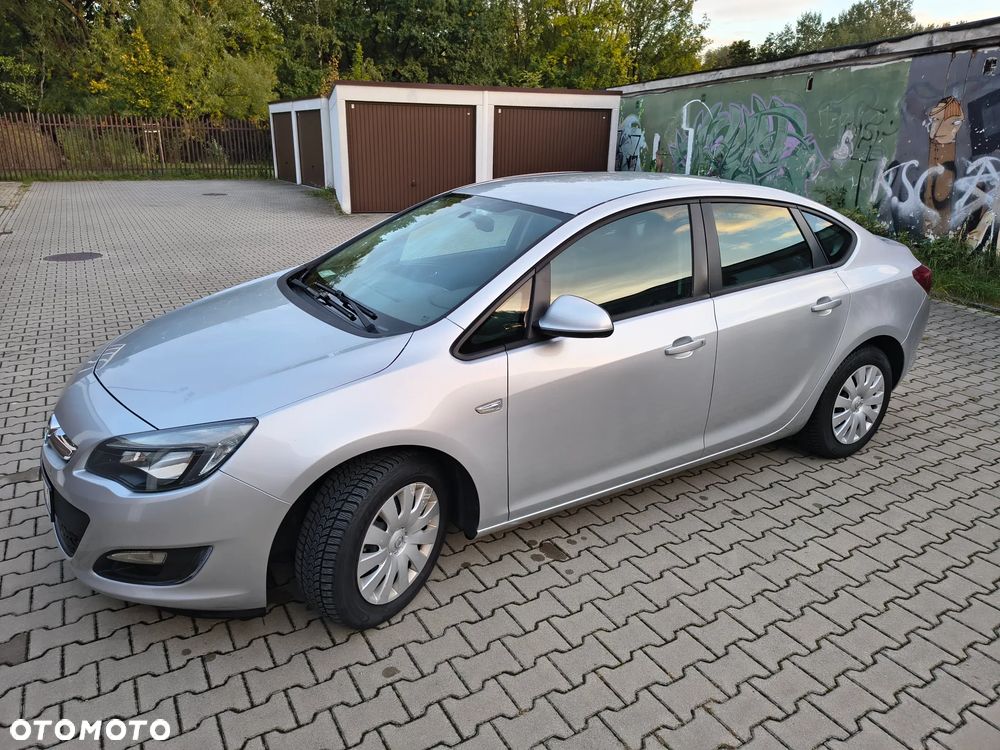 Opel Astra - 2