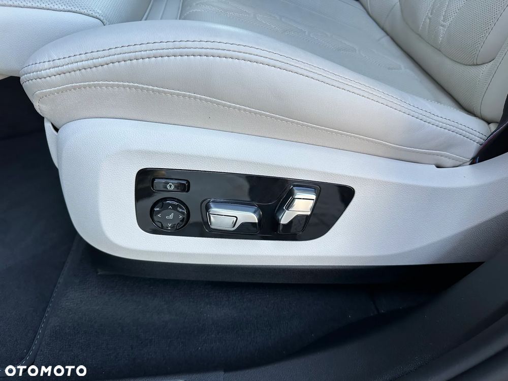 BMW X7 M60i xDrive mHEV sport - 11
