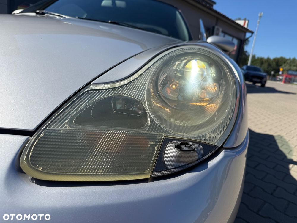 Porsche 911 Carrera 4 - 28