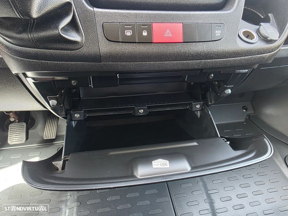 Citroën Jumper 2.2 BlueHDi 35 L3 CD - 23