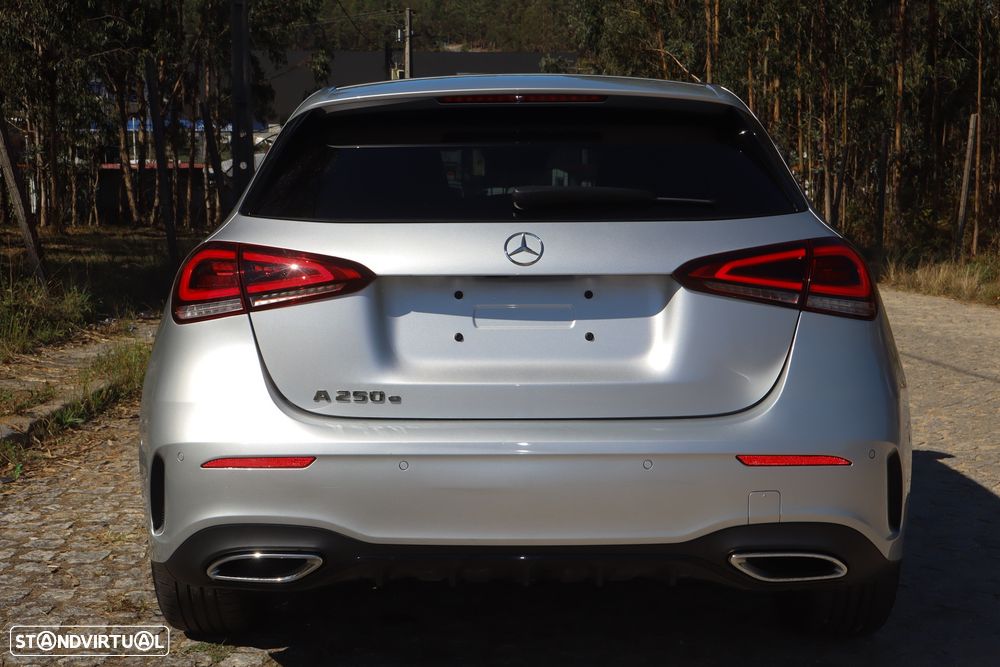 Mercedes-Benz A 250 e AMG Line - 30