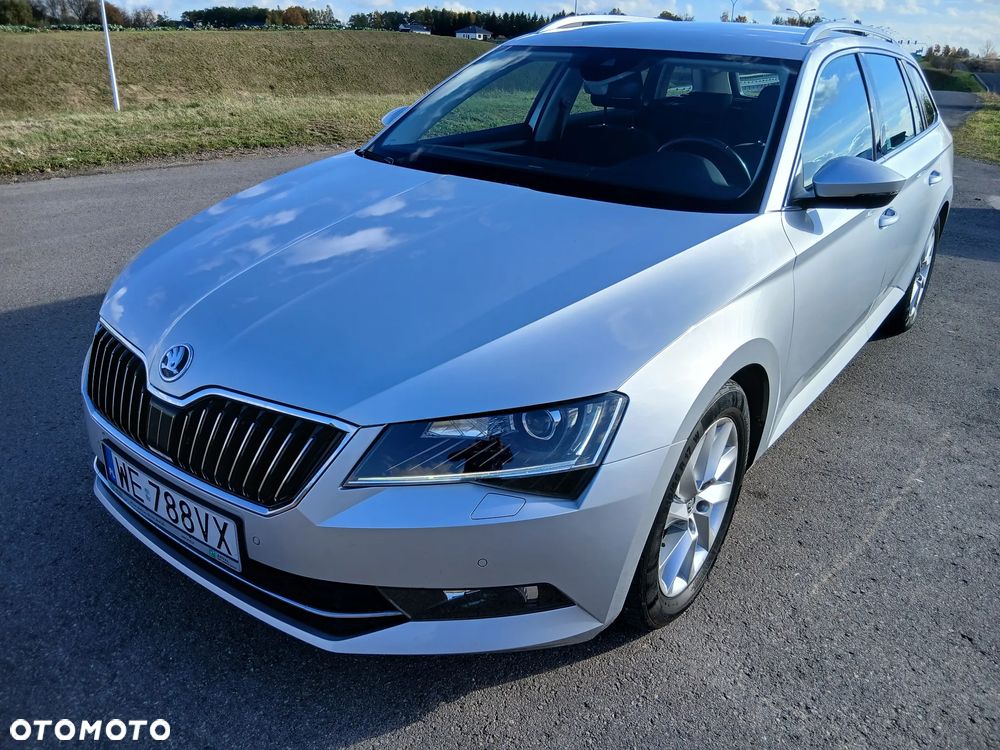 Skoda Superb 2.0 TDI SCR Style DSG - 8