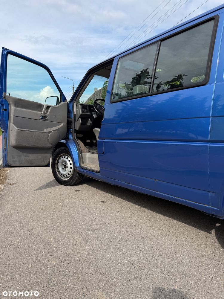 Volkswagen Multivan - 21