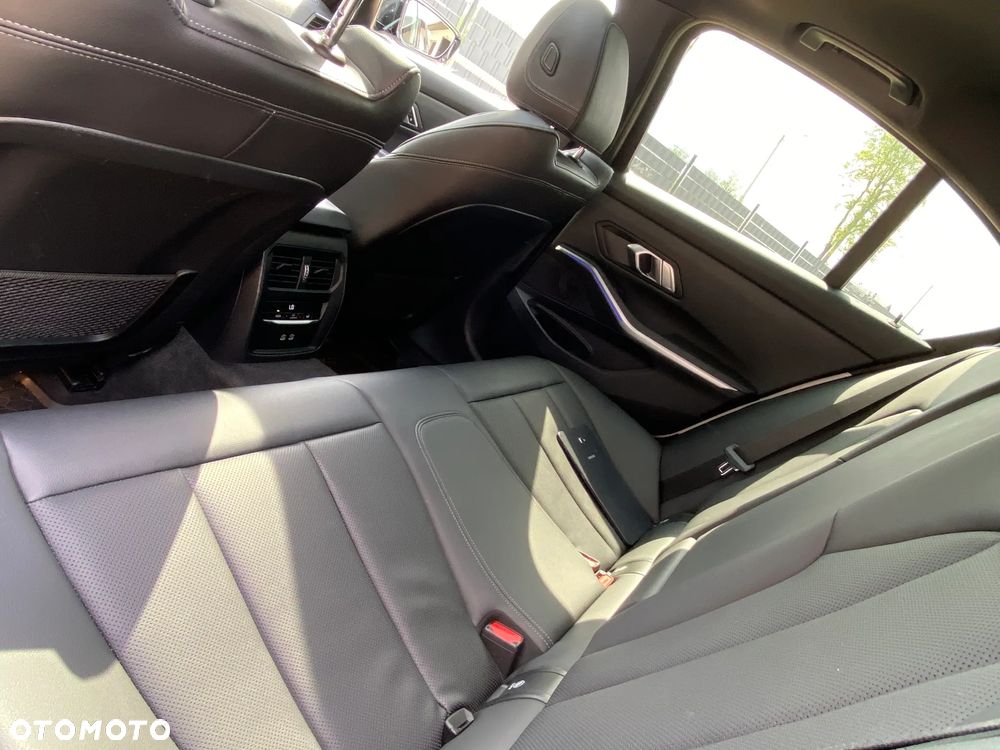 BMW Seria 3 - 21